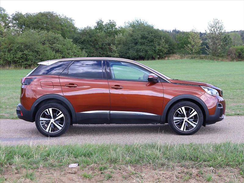 Peugeot 3008 1,5 HDi 96kW Allure CZ - fotka 8 z 31