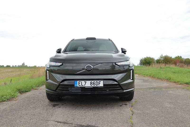 Volvo EX90 je největším SUV v nabídce značky.