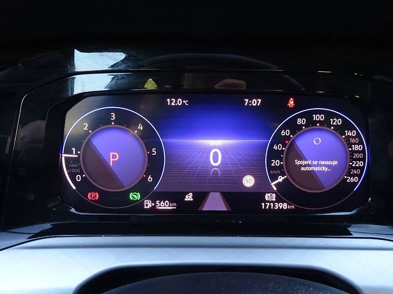 Volkswagen Golf (2022) 2,0TDi /110 kW DSG Life - fotka 17 z 27