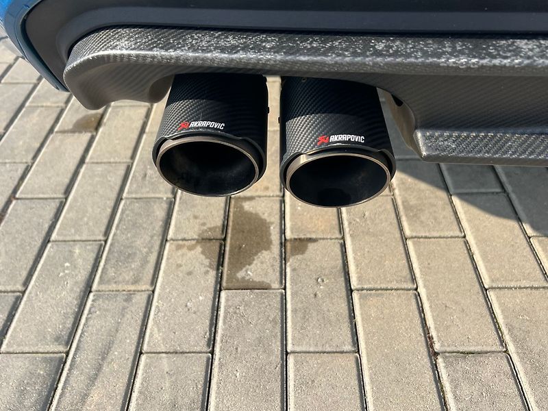 BMW X6 M 4.4 V8 512 kW-Akrapo - fotka 48 z 49