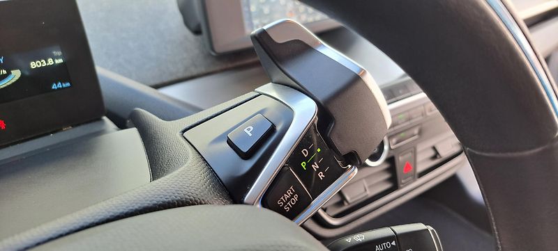 BMW i3 (2015) REX*LED*VÝBAVA*STAV*VÝHŘEV - fotka 23 z 42