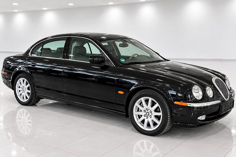 Jaguar S-Type (2001) - fotka 11 z 21