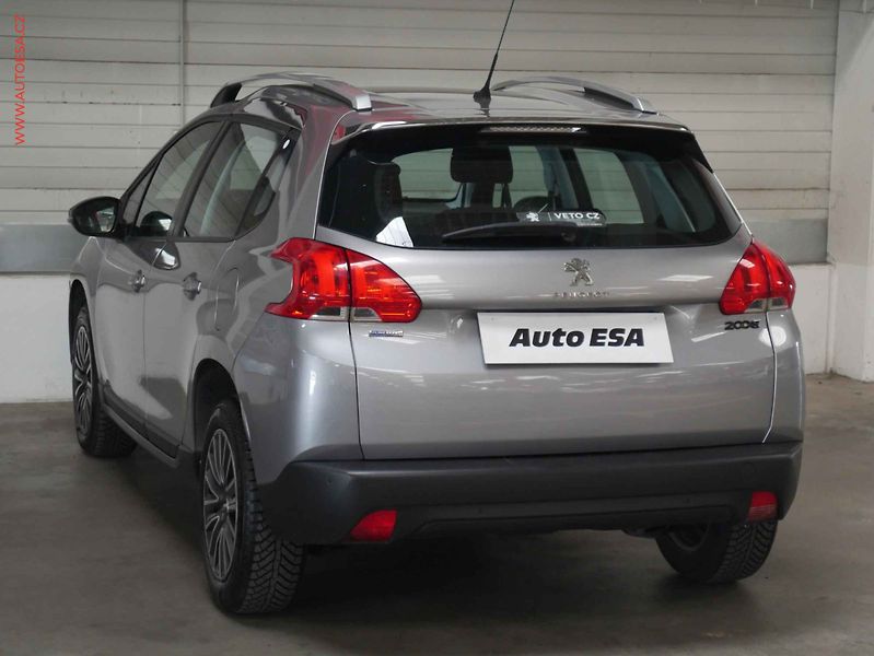 Peugeot 2008 (2016) 1.2PT, 2.maj,ČR, AC, park - fotka 4 z 18