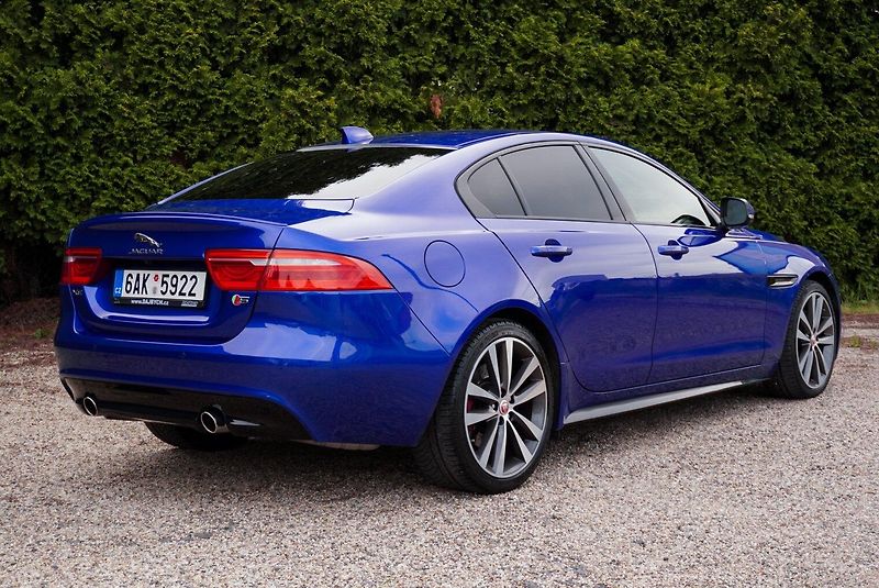 Jaguar XE S SUPERCHARGED DPH - fotka 10 z 33