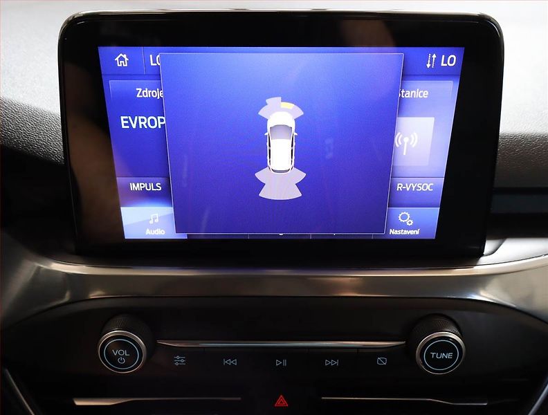 Ford Focus (2018) Connected 1.5 TDCi, Serv.kniha - fotka 13 z 26