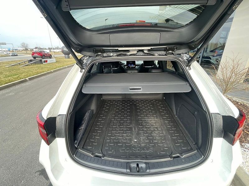 Toyota Corolla 2.0 Hybrid GR SPORT - fotka 10 z 28