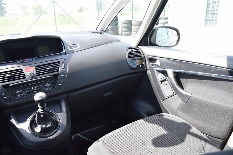 Citroën C4 Picasso 1,6 HDI 82KW NÍZKÉ KM 2XKOLA - fotka 33 z 50