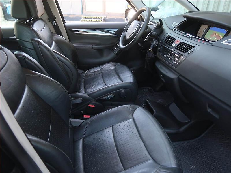 Citroën C4 Picasso (2013) Exclusive 1.6 HDi, Automat - fotka 9 z 15