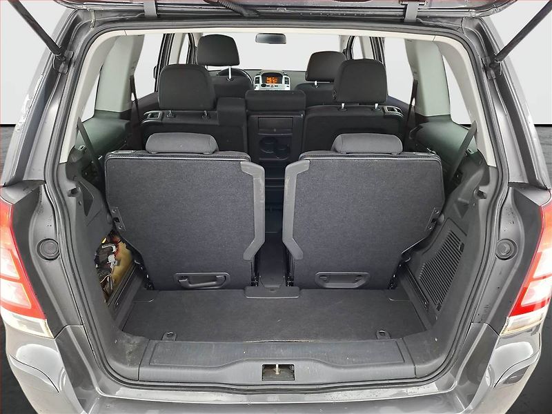 Opel Zafira (2013) 1.7 CDTI, 7 míst, nová STK - fotka 14 z 16