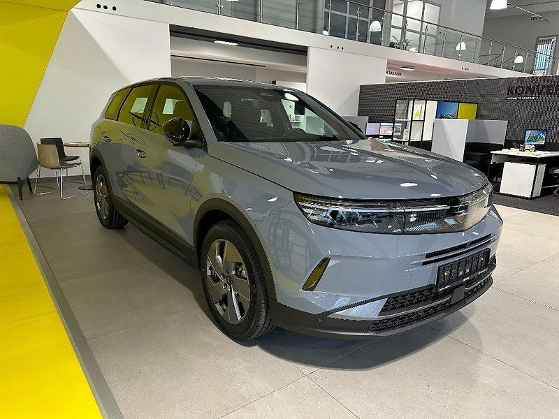 Opel Grandland (2024) Edition Hybrid 1.2 TURBO 100kW - fotka 3 z 12