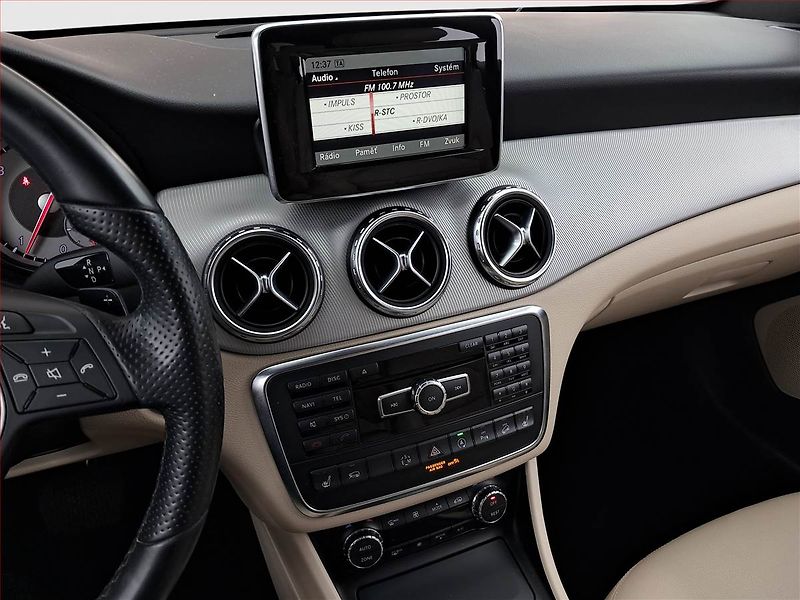 Mercedes-Benz GLA (2015) 200 CDI, 4X4, Automat, ČR - fotka 12 z 21