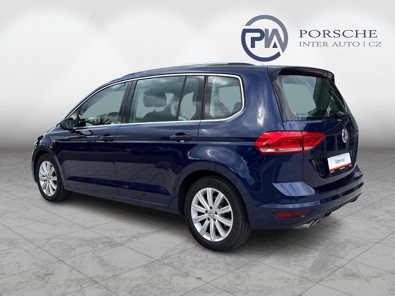 Volkswagen Touran 2,0TDi 140kW HIGHLINE BUSINESS - fotka 4 z 30