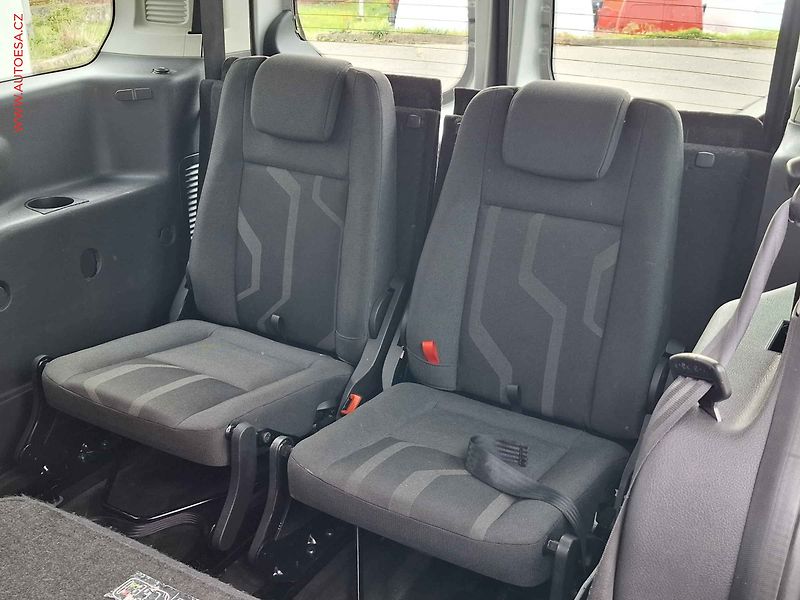 Ford Transit Connect (2015) 1.5TDCi MAXi 7míst, Trend - fotka 11 z 20