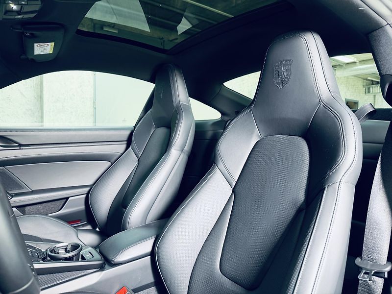 Porsche 911 (2025) SPORTDESIGN MATRIX MAX ZARUKA - fotka 16 z 38