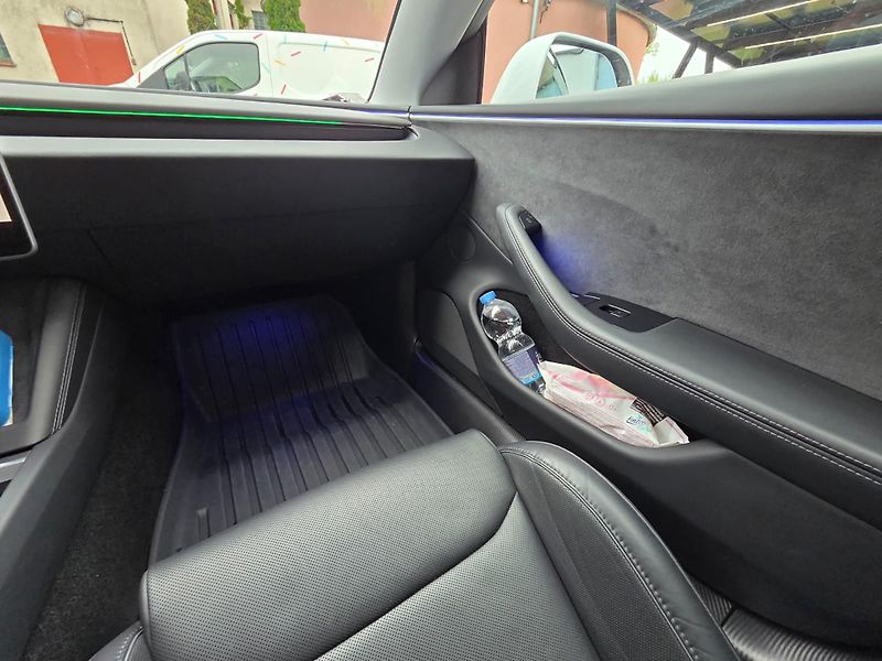 Tesla Model 3 (2024) Performance Highland  - fotka 6 z 14