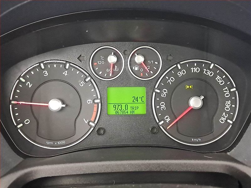 Ford Fiesta (2008) 1.3 i, po STK, rezervace - fotka 11 z 16