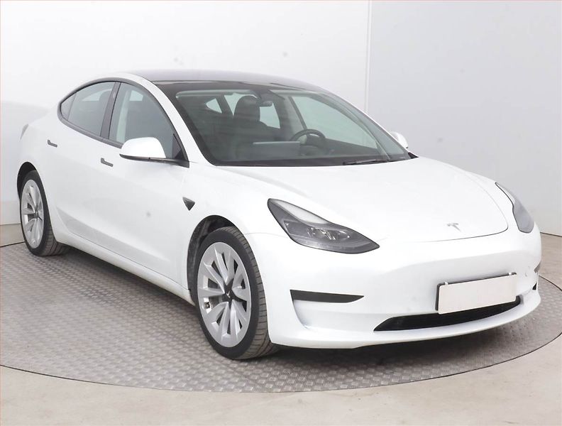 Tesla Model 3 (2021) Std Range Plus LFP, SoH 92% - fotka 1 z 21