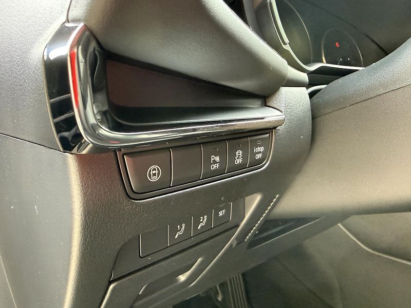 Mazda 3 2.0 Skyactiv-X Mild-Hybrid - fotka 28 z 35