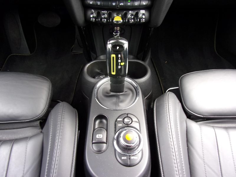 Mini Ostatní (2021) COOPER SE 32kWh 135kW PANORAMA - fotka 12 z 25