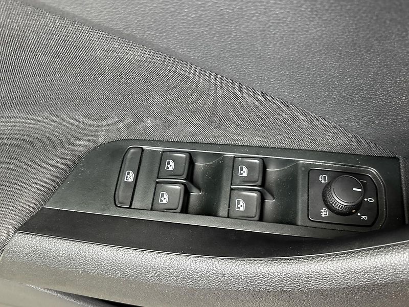 Škoda Kamiq Monte Carlo DSG - fotka 21 z 30
