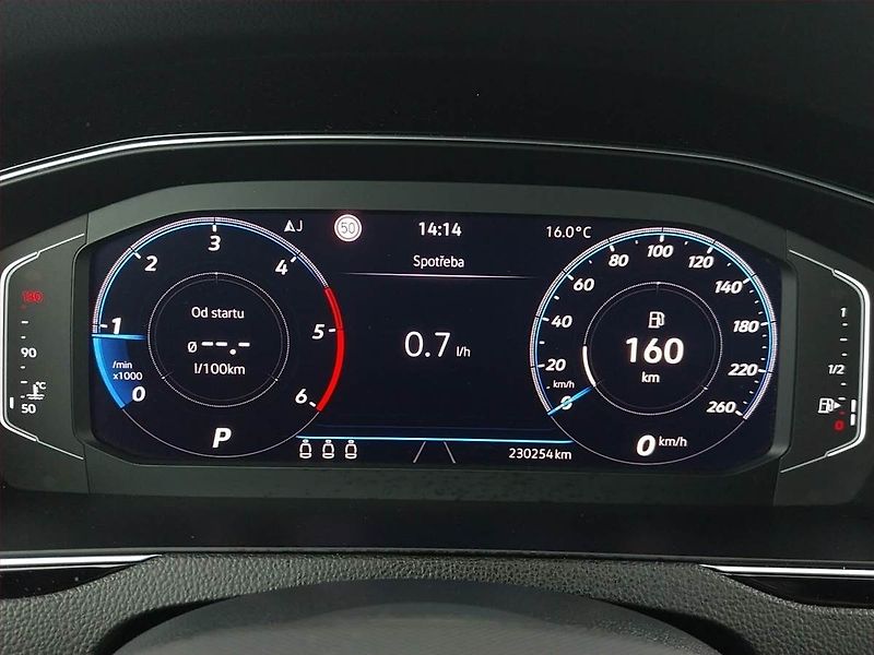 Volkswagen Passat (2022) R-Line 2.0 TDI, Automat, Kůže - fotka 11 z 23