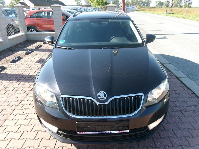 Škoda Octavia 2,0 TDI AUTOKLIMA - fotka 4 z 40