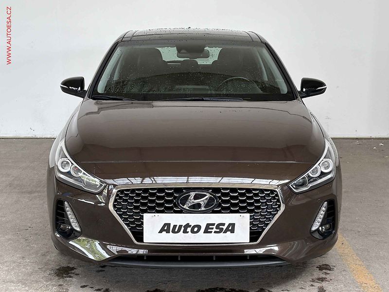 Hyundai i30 (2017) 1.4 TGDi, 1.maj,ČR, Bixen - fotka 2 z 17