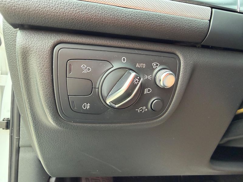 Audi A6 Avant 3.0 TDI S-LINE VZDUCH  - fotka 22 z 27