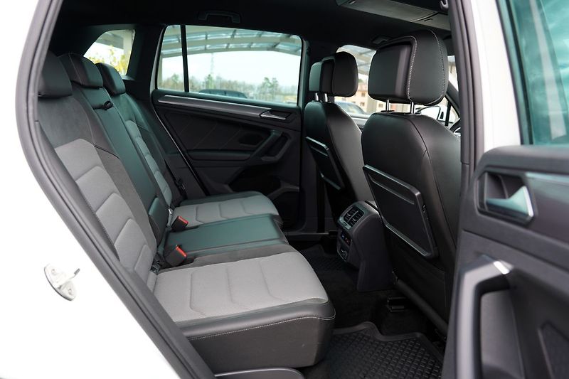 Volkswagen Tiguan 2.0 TSI 4Motion/DSG/R-line/ČR - fotka 32 z 54