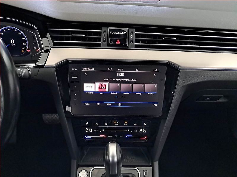 Volkswagen Passat (2020) Elegance 2.0 TDI, Automat - fotka 12 z 19