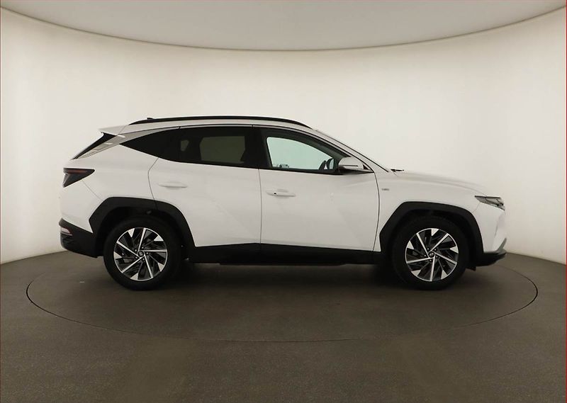 Hyundai Tucson (2023) Smart 1.6 T-GDI 48V MHEV - fotka 6 z 13