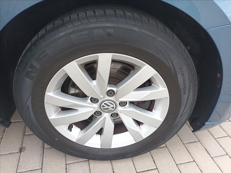 Volkswagen Passat 2,0 TDI,110kw,LED,SERVIS,TAŽNÉ - fotka 28 z 49