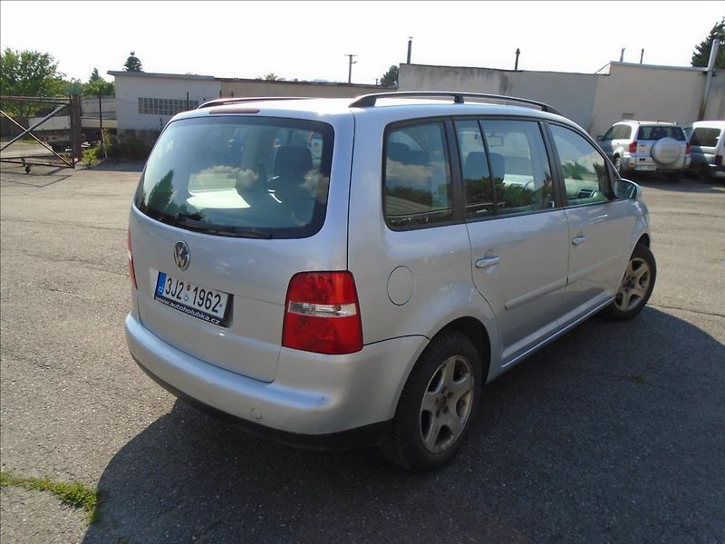 Volkswagen Touran 1,9   1,9,TDI-77KW-BEZ DPF - fotka 4 z 19