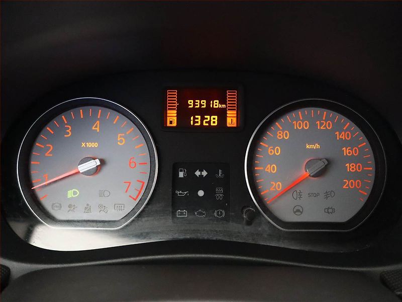 Dacia Sandero (2010) 1.6 MPI, dobrý stav - fotka 8 z 10