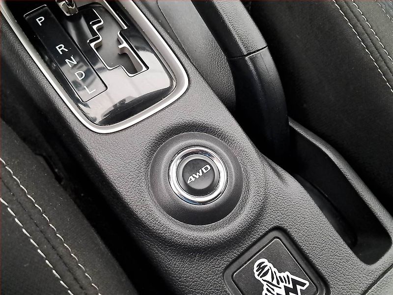 Mitsubishi Outlander (2016) 2.2 DI-D, 4X4, Automat - fotka 21 z 21