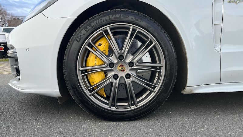 Porsche Panamera Turbo S E-Hybrid - fotka 9 z 30