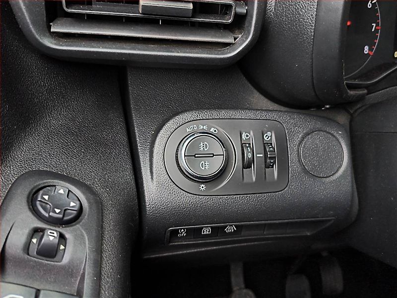 Opel Combo (2019) Enjoy 1.2 Turbo, 5Míst, ČR - fotka 16 z 16