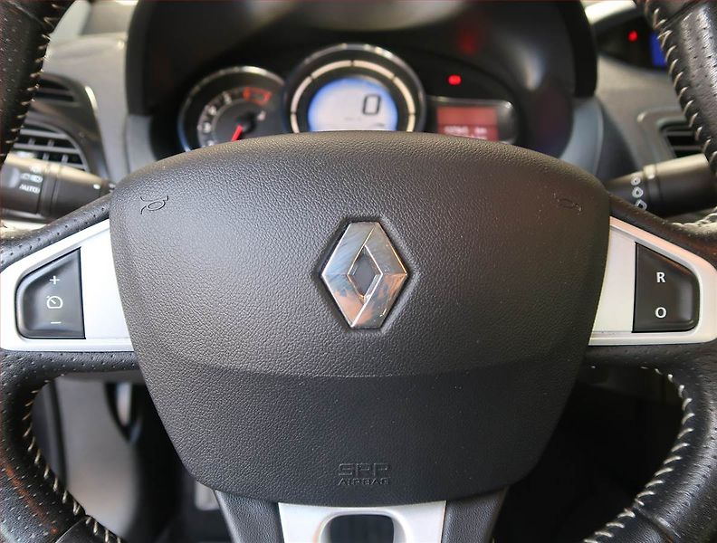 Renault Fluence (2013) 1.6 16V, Tempomat - fotka 17 z 18