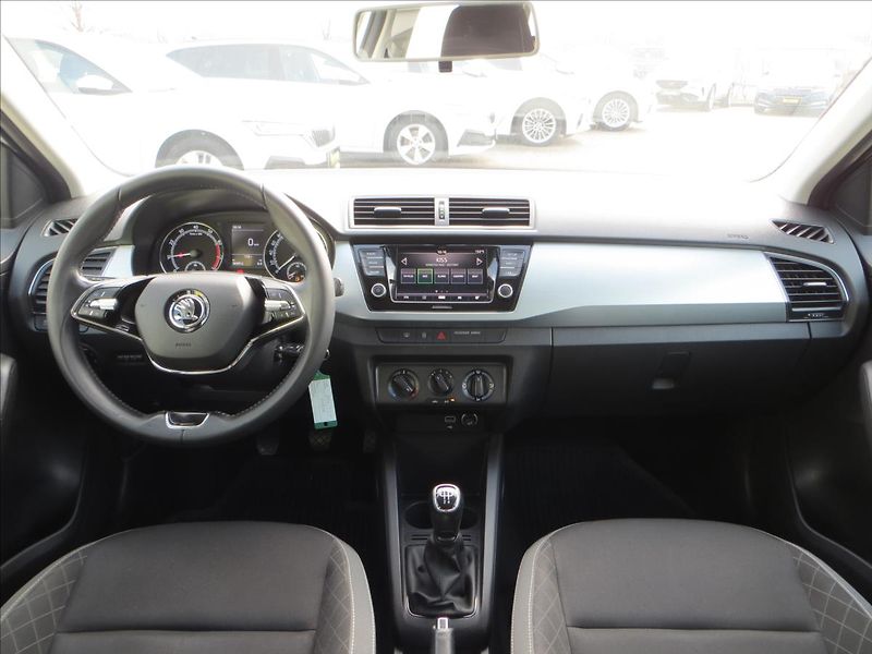 Škoda Fabia 1,0 TSI 70kW Ambition ČR TAŽNÉ - fotka 20 z 20