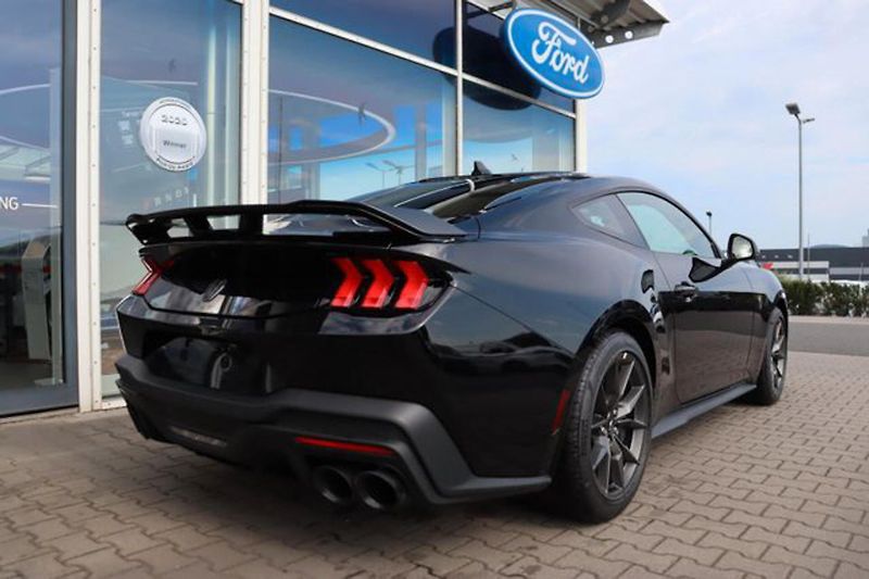 Ford Mustang (2026) 5.0 Dark Horse MagneRide - fotka 10 z 25