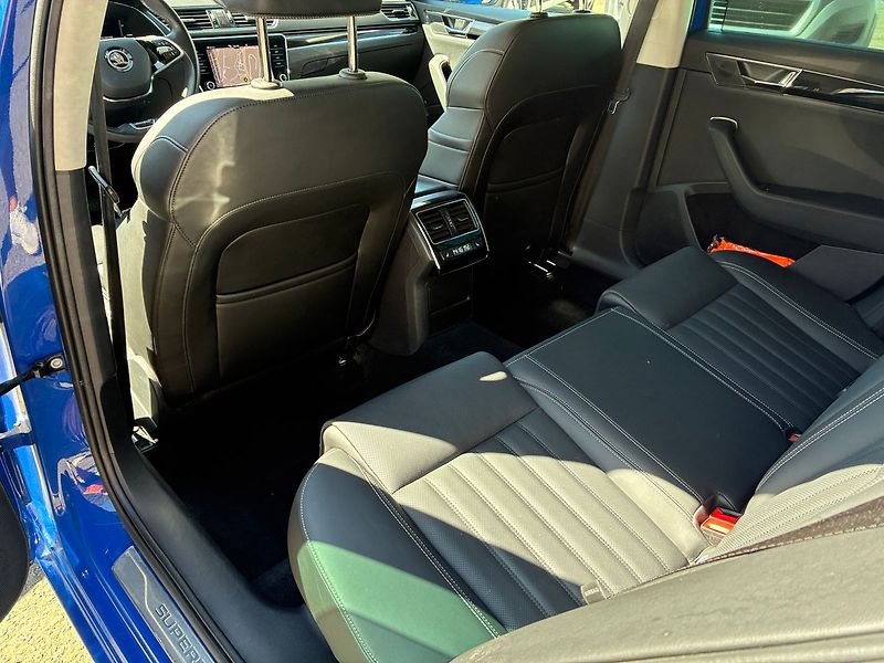Škoda Superb 2.0 TDi 110 kW L&K DSG ČR DPH - fotka 13 z 37
