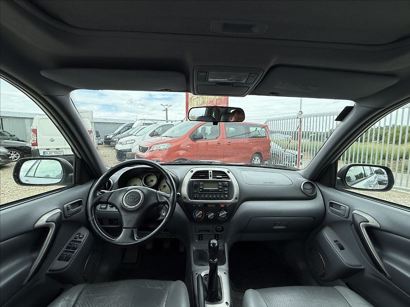 Toyota RAV4 2,0 D-4D 4X4 TAŽNÉ NOVÁ STK - fotka 18 z 24