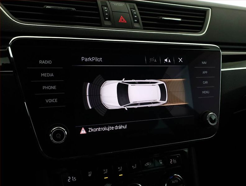 Škoda Superb (2020) Laurin&Klement 2.0 TDI, 4X4 - fotka 14 z 19