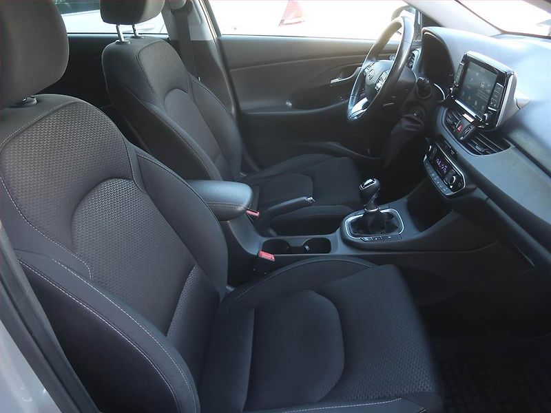 Hyundai i30 (2019) 1.6 CRDi, Tempomat - fotka 9 z 18