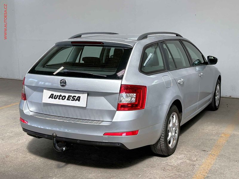 Škoda Octavia (2014) 1.4 TSi, AC, temp. - fotka 4 z 15
