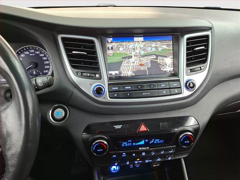 Hyundai Tucson (2016) 2.0 CRDi, 4X4, Serv.kniha - fotka 12 z 19