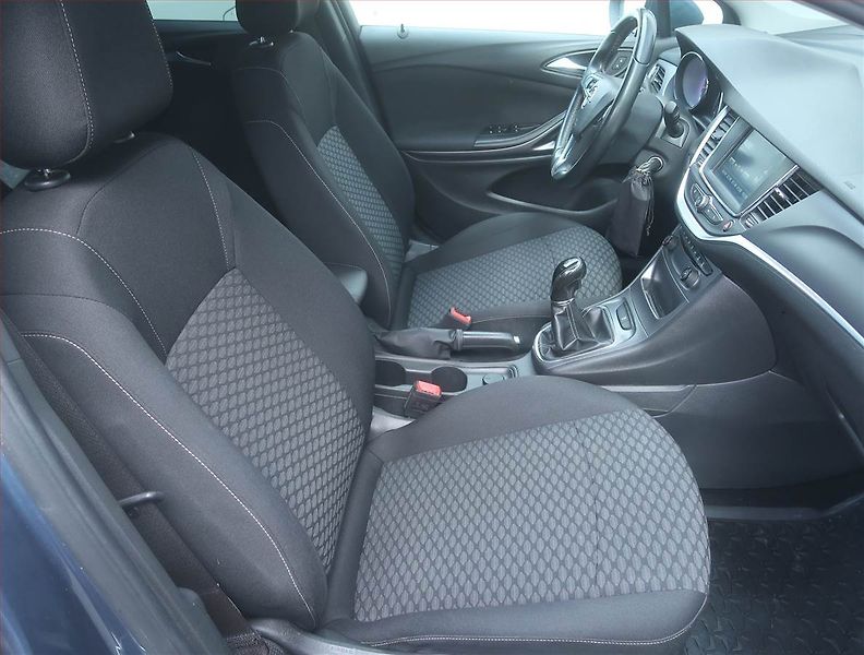 Opel Astra (2016) 1.4 T, Serv.kniha, Tempomat - fotka 9 z 13