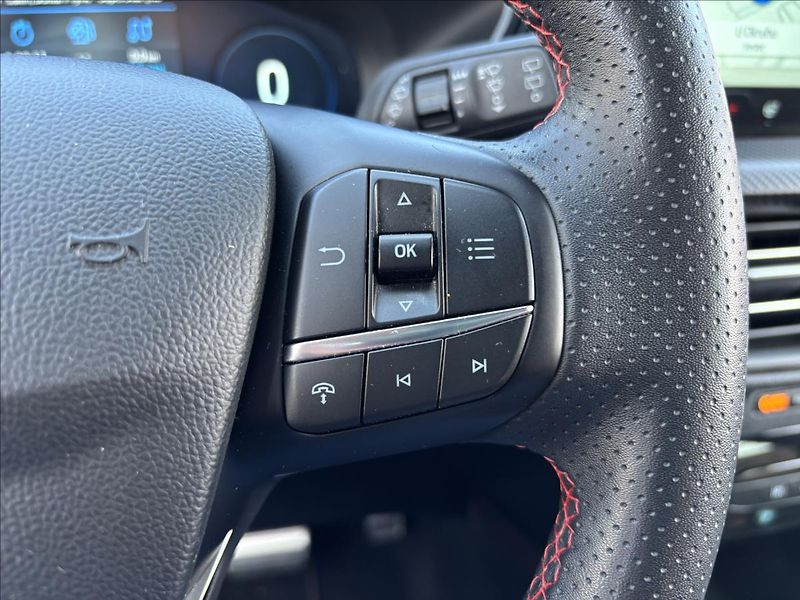 Ford Kuga 2,5 HEV 138kW ST-Line X AWD - fotka 28 z 46