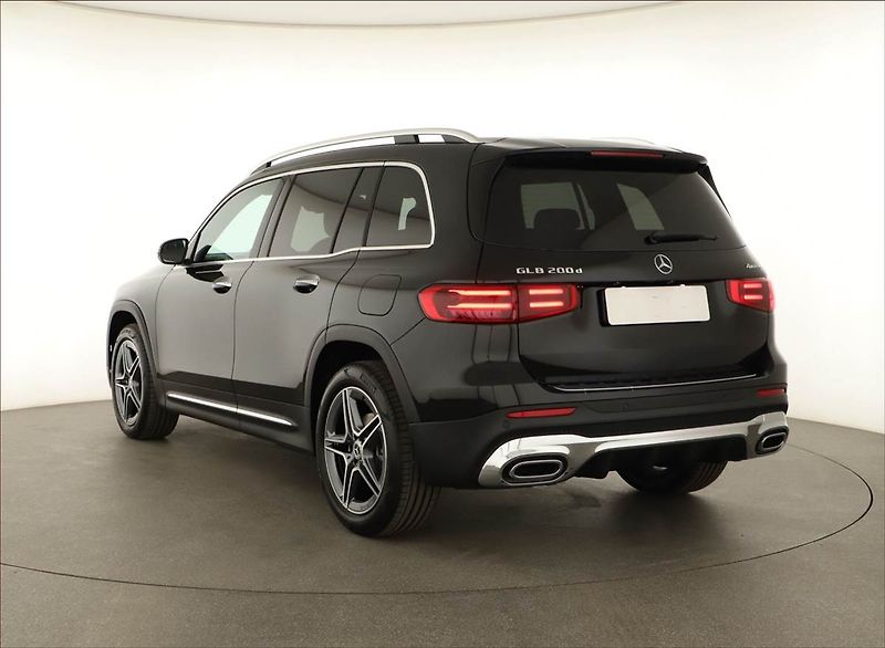 Mercedes-Benz GLB (2025) 200 d 4MATIC, AMG Line - fotka 4 z 25