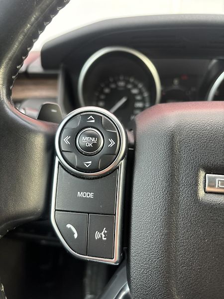 Land Rover Discovery 2.0SD4 177kW LUXURY 7-Míst TZ - fotka 19 z 29